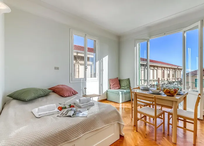 Mary - Happy 公寓 *